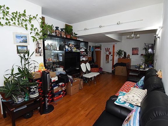 3rd image of 735 Avenue W #L3