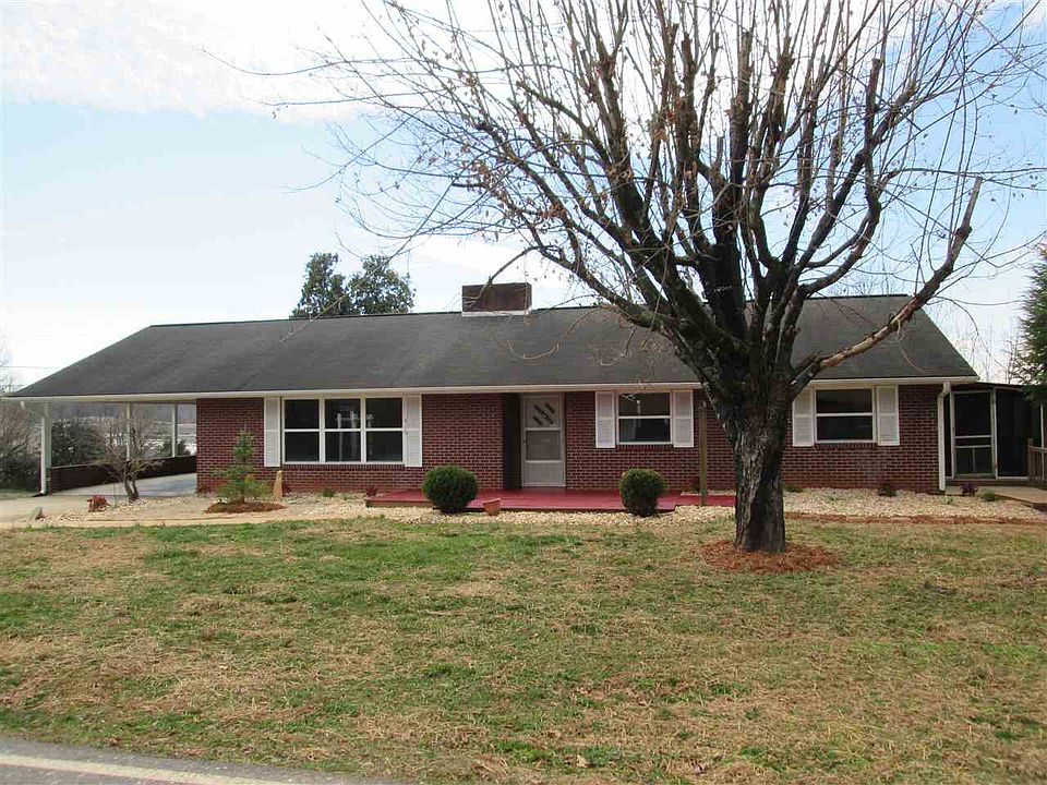 1st image of 810 Emerald Pl