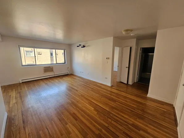 1600 W Greenleaf Ave APT 203, Chicago, IL 60626