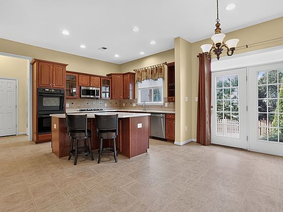 2nd image of 44331 Apache Cir