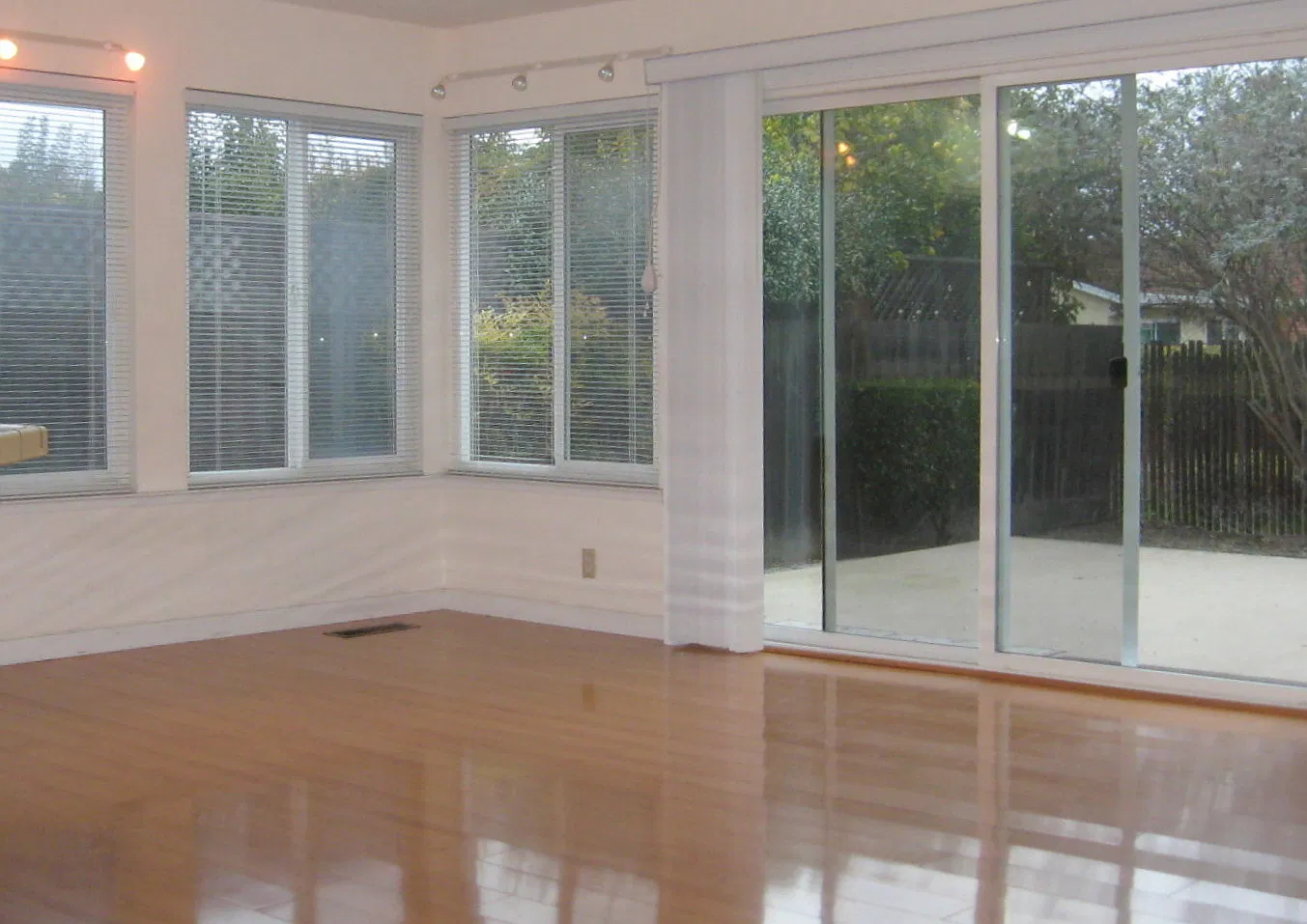 3 bed, 1453 sqft, $5,200 — Photo 3