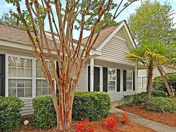 Lovely landscaping + upkeep provided by community HOA