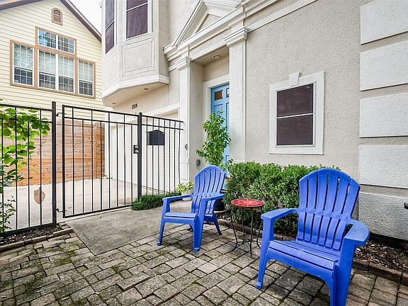 4th image of 2614 Maxroy St