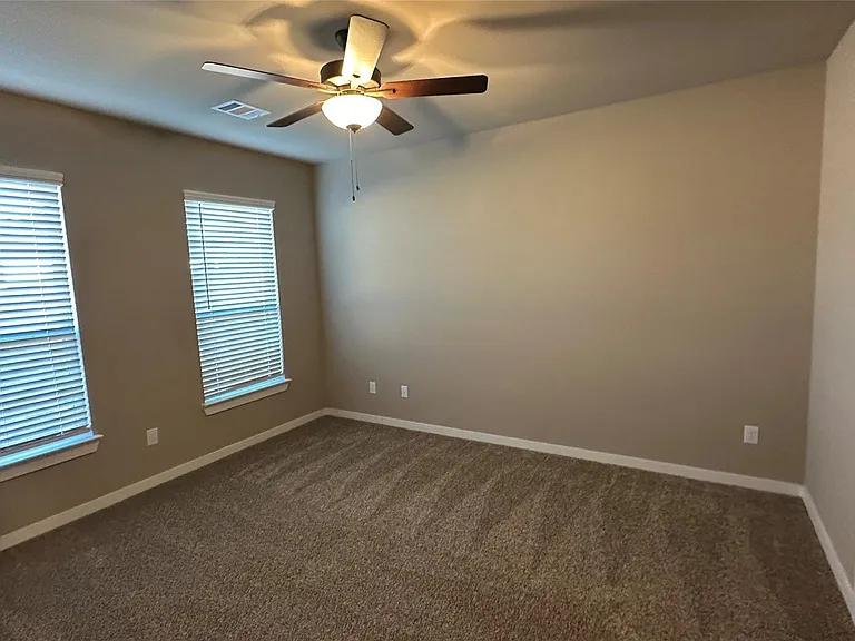 9832 Grosbeak Ln — Photo 4