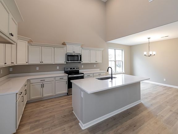 3rd image of 129 Saint Andrews Dr