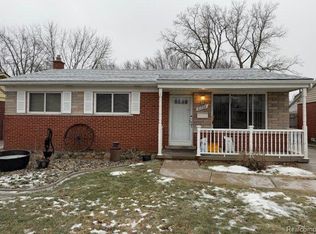 21732 Raymond St, Saint Clair Shores, MI