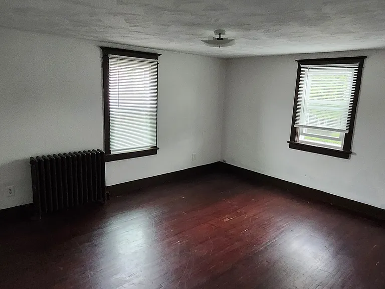 133 W Oilwell St — Photo 3