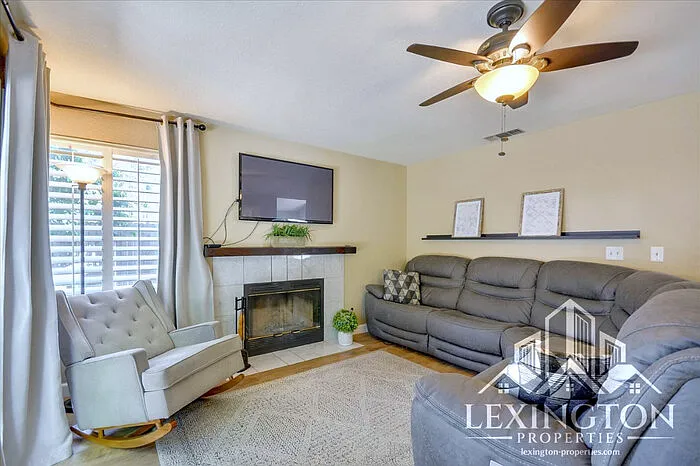 5941 Laguna Park Dr — Photo 6
