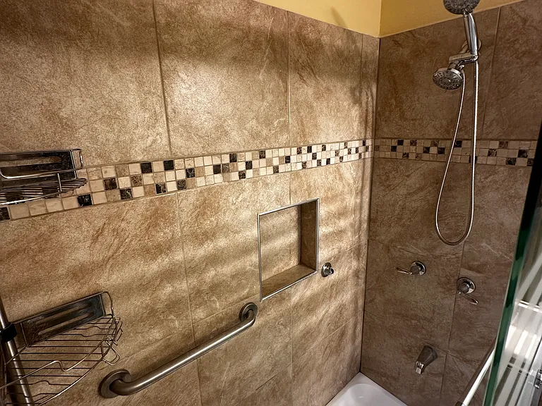 1465 E Lexington Ave #17D — Photo 35