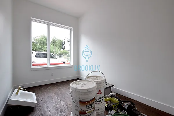 Rented by null | media 27