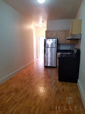 Rented by Hillel Realty Group | media 10