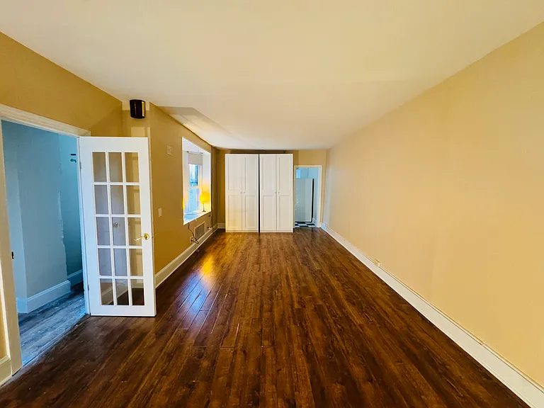 281 Rochelle Ave #1 — Photo 2