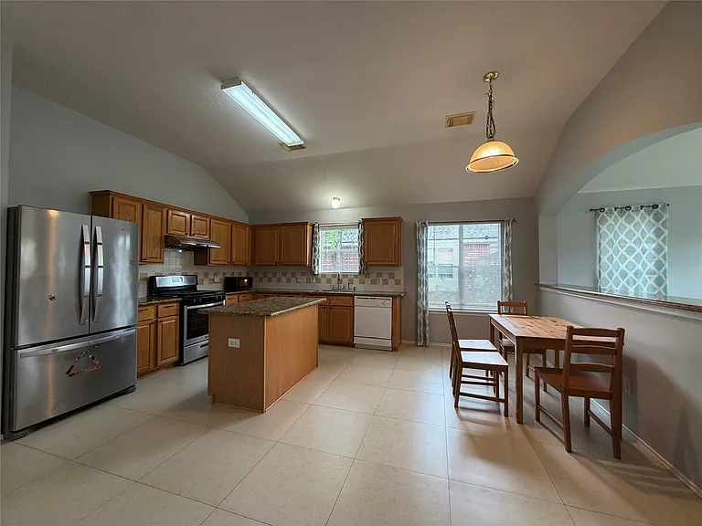 9803 Hallmark Ln — Photo 7