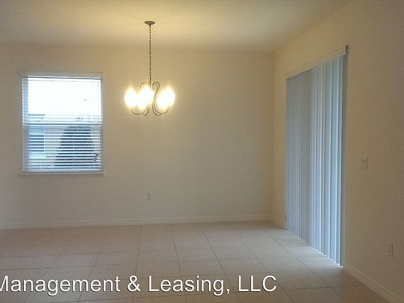 5th image of 1504 Scarlet Oak Loop