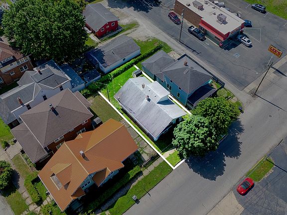 3rd image of 1022 N Grand Ave