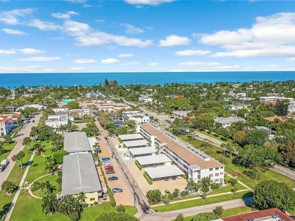 418 Broad AVE S #H418, NAPLES, FL 34102