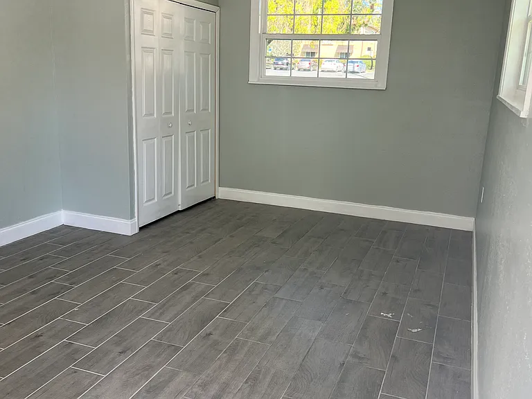 1858 SE Lake Weir Ave — Photo 7
