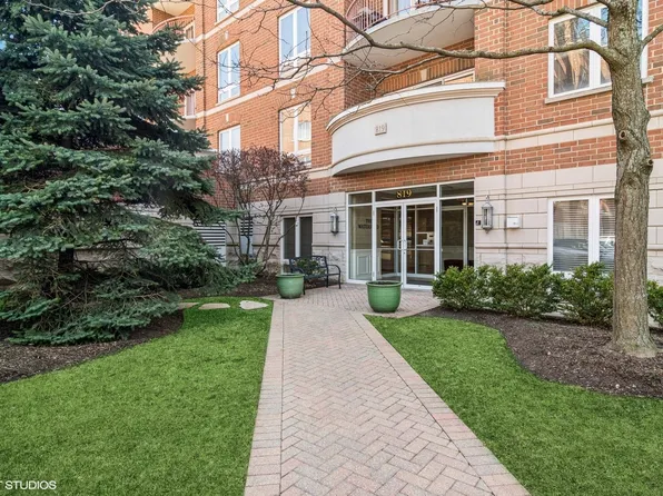 819 Graceland Ave APT 404, Des Plaines, IL 60016