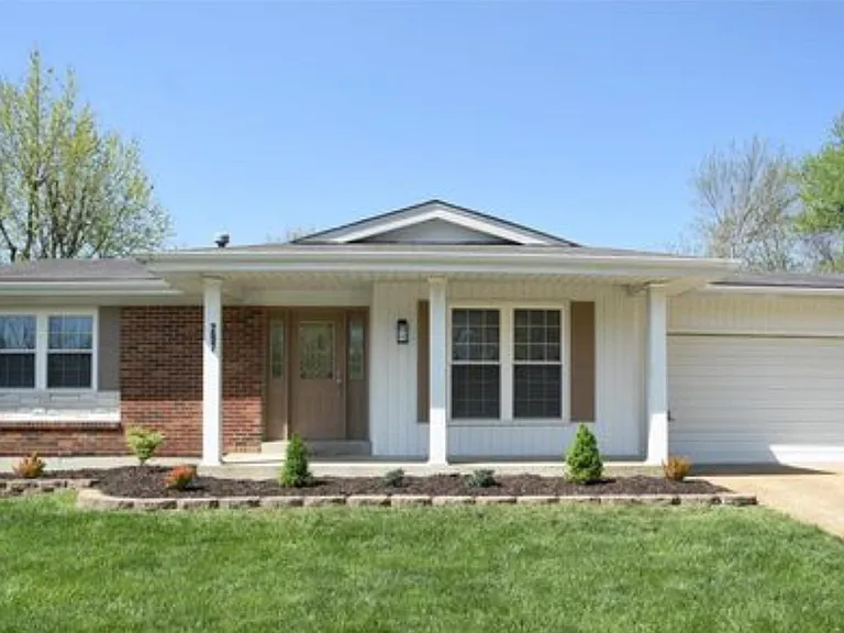 297 Village Creek Dr — Photo 1