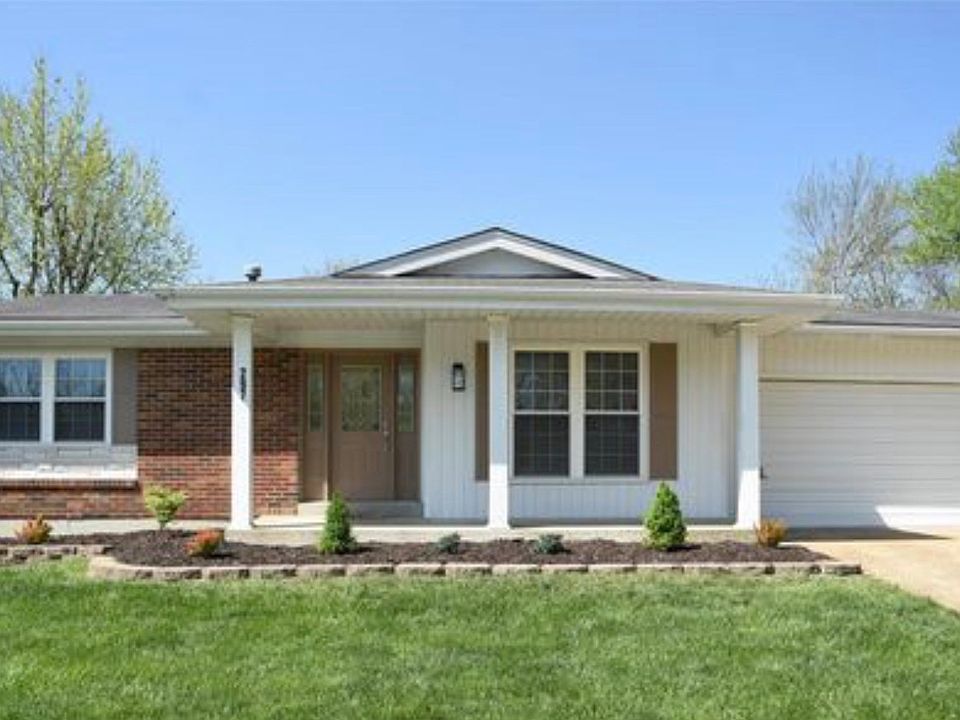 1st image of 297 Village Creek Dr