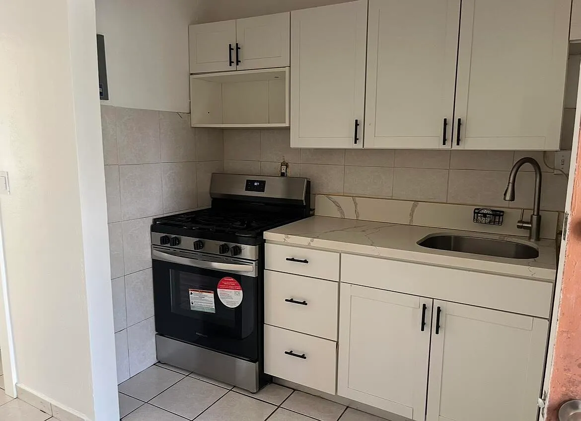 1 bed, 1.0 bath, 2153 sqft, $1,550 — Photo 2