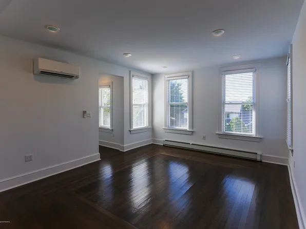 35 Ocean Blvd APT 4, Atlantic Highlands, NJ 07716