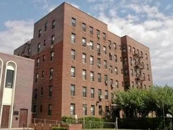 1811 Ocean Parkway image 1 of 1