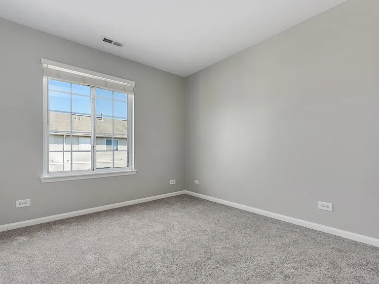 400 Cary Woods Cir — Photo 12