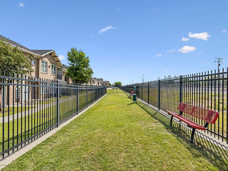 Creekside Townhomes — Photo 22