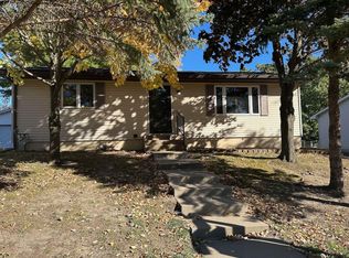 907 10th St SW, Forest Lake, MN 55025