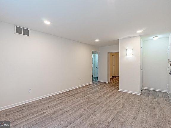 5th image of 6141 Edsall Rd APT B