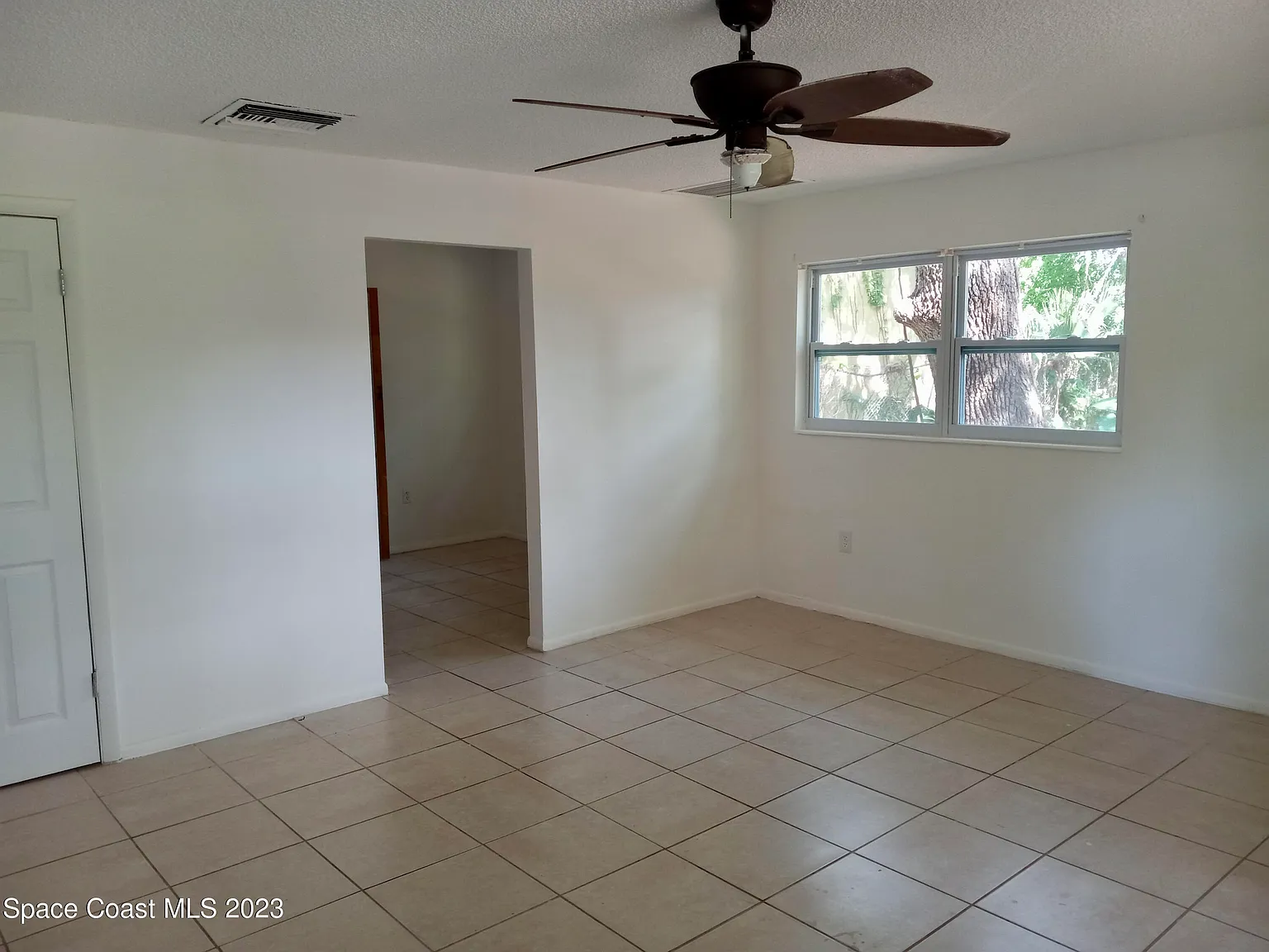 2 bed, 1.0 bath, 750 sqft, $1,600 — Photo 2