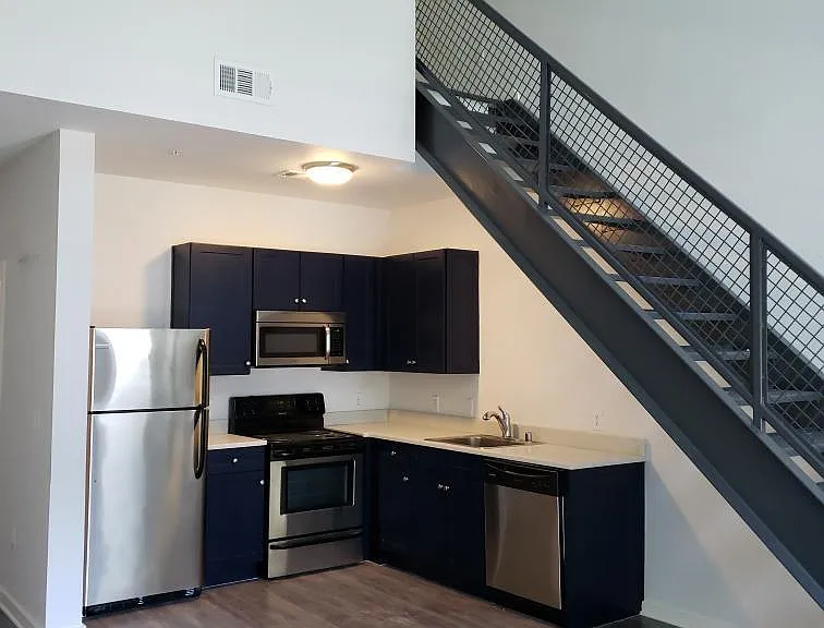 1910 Bennett Ave #14 — Photo 3