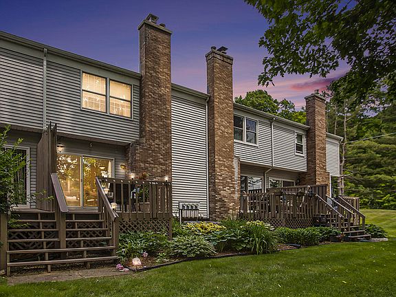 4th image of 8821 Castle Hill Dr NE