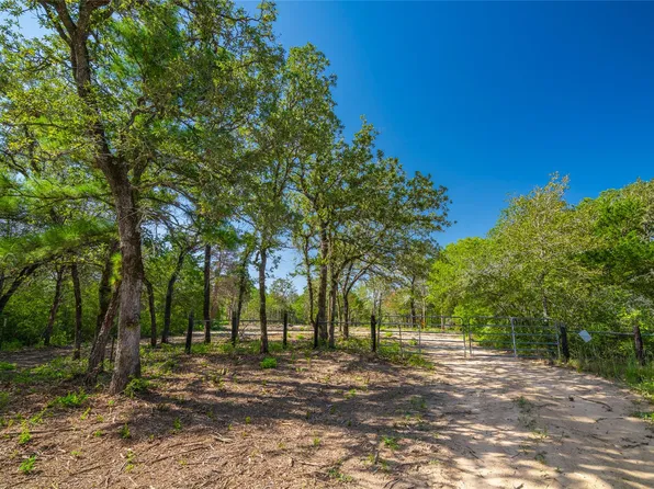 1247 Sand Hills Rd, Rosanky, TX 78953