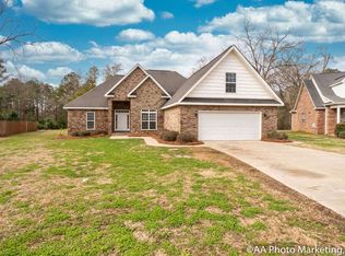 510 Brookewater Ln, Perry, GA 31069