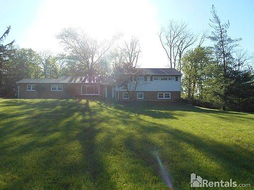 1st image of 501 Thorn Hill Ln