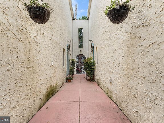 4th image of 1225 Shackamaxon St #12
