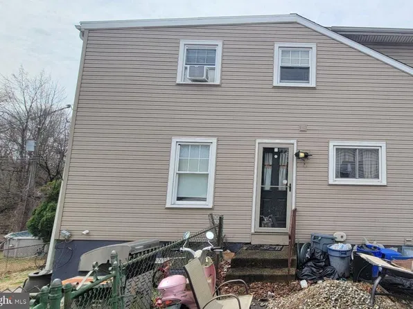 545 E Winona Ave, Norwood, PA 19074