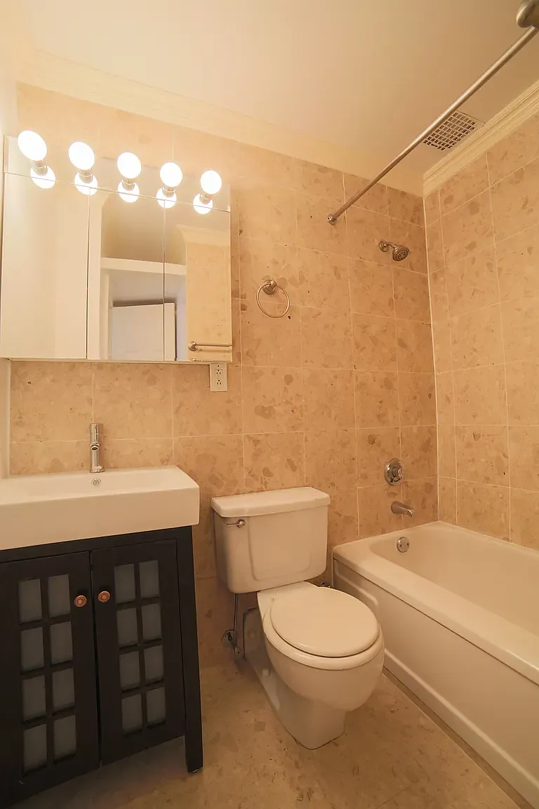 304 West 92nd Street — Photo 4