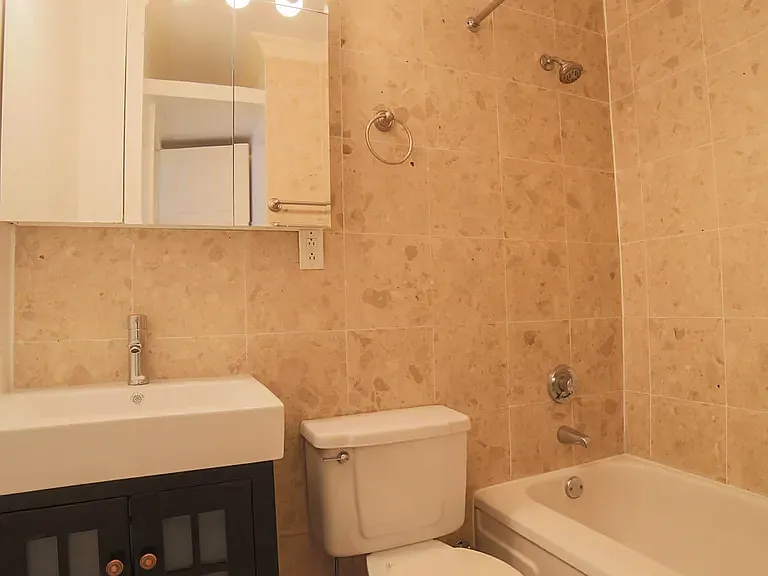 304 W 92nd St #6Y — Photo 2