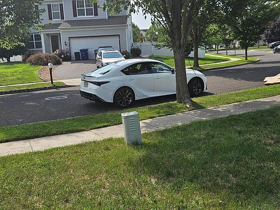 5th image of 323 Pigott Dr