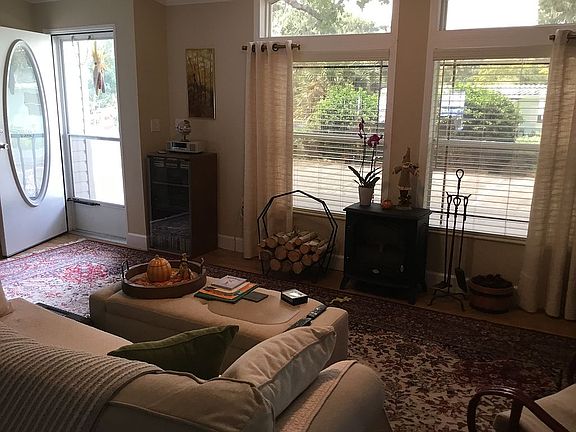 3rd image of 743 Lake Kathryn Cir