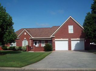 561 Rowland Cir, Byron, GA 31008