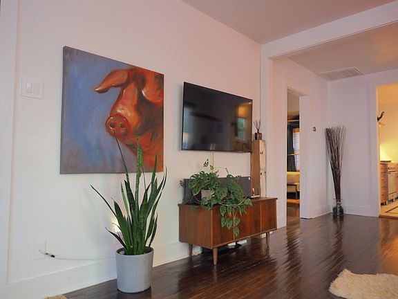 Living room / kitchen and bedroom view