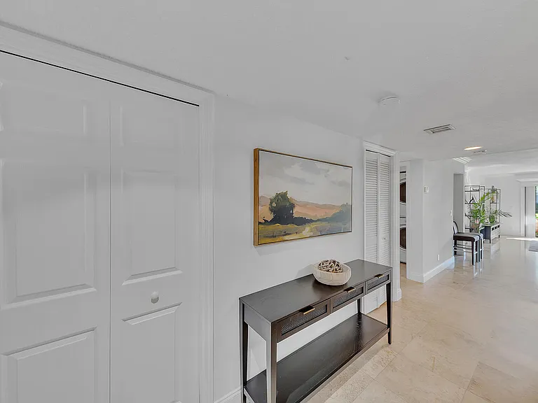 359 Lakeview Dr #102 — Photo 3