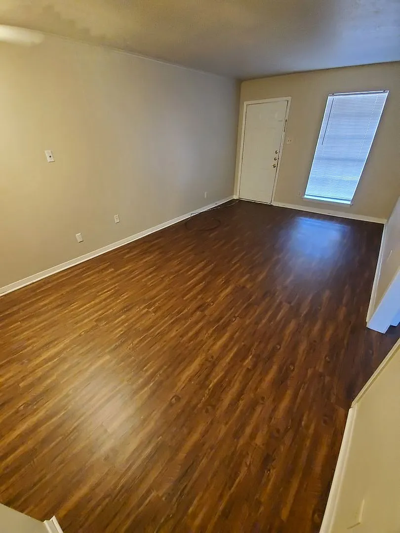 3902 Olive — Photo 4