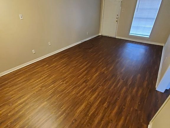 4th image of 3902 Olive St