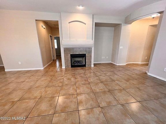 4th image of 1142 W Versilia Dr