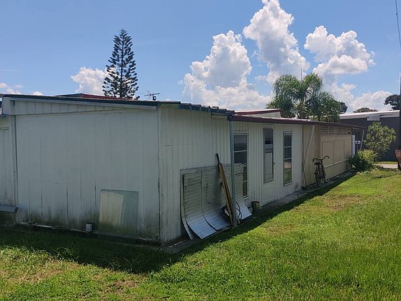 5th image of 723 Satsuma St